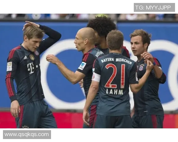 莱万重返德甲赛场为旧主破门拜仁球迷怒斥其忘恩负义情绪高涨 莱万重返德甲赛场为旧主破门拜仁球迷怒斥其忘恩负义情绪高涨