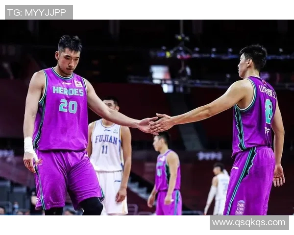 2018年八一队与新疆队激战回顾：篮球场上的激情与荣耀对决