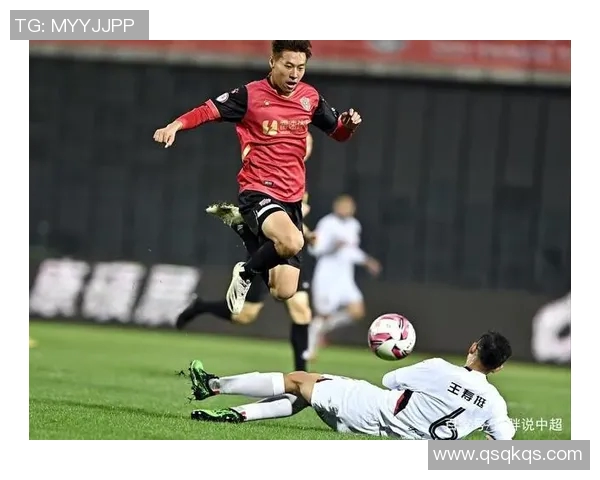 大连与广州恒大激战成平局赛后分析与精彩瞬间回顾 大连与广州恒大激战成平局赛后分析与精彩瞬间回顾