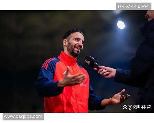 奥林比亚科斯与曼联的巅峰对决展现足球魅力与激情的较量 奥林比亚科斯与曼联的巅峰对决展现足球魅力与激情的较量