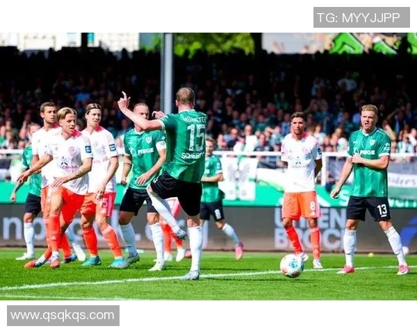 海登主场迎战汉诺威96争夺德乙联赛关键三分之战